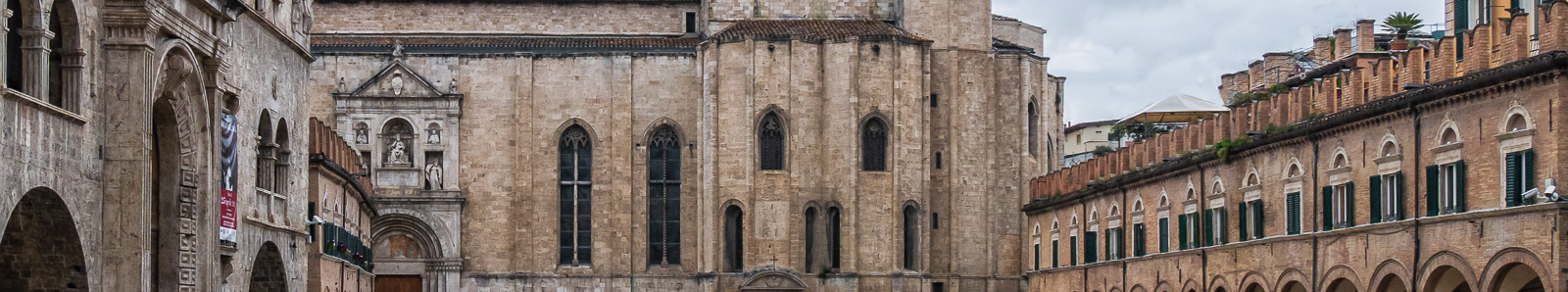 Piazza del Popolo. (Ascoli Piceno)