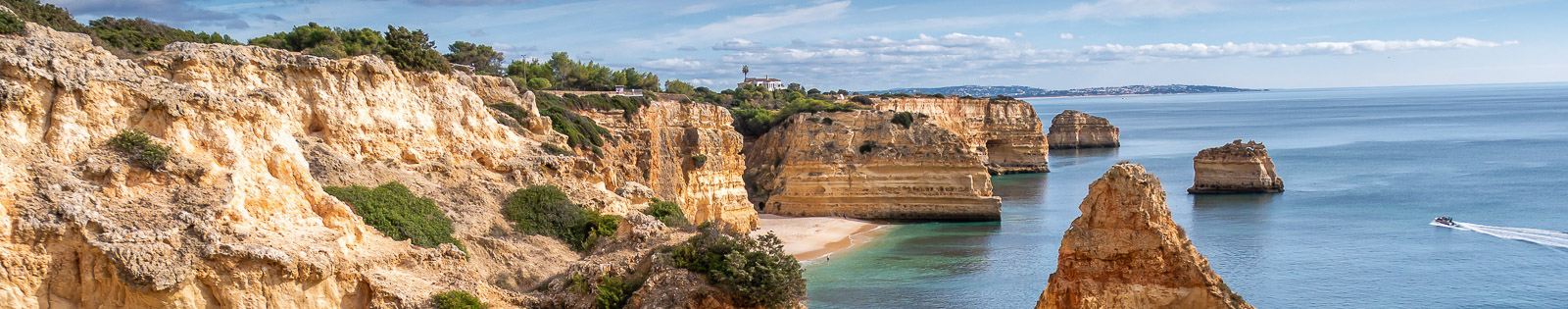 Acantilados y Playa de la Marinha