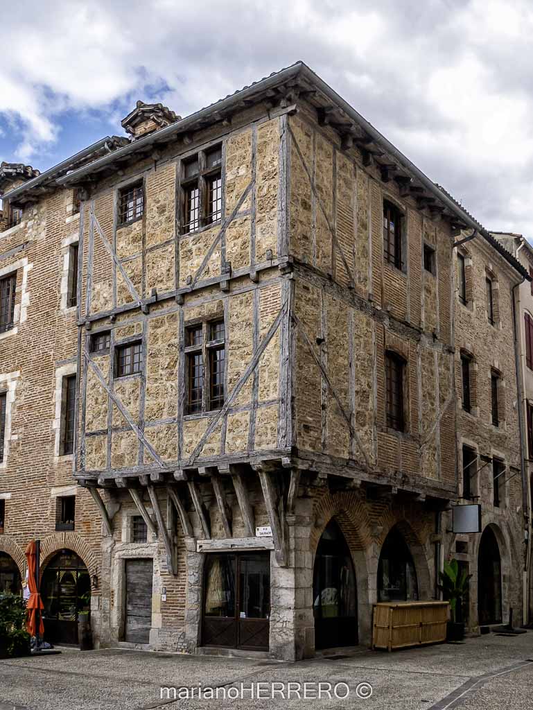 puente medieval de Cahors río Lot Francia