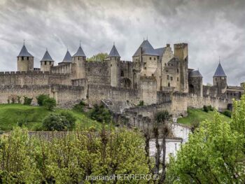 Carcassonne murallas ciudad medieval ruta cátara Francia