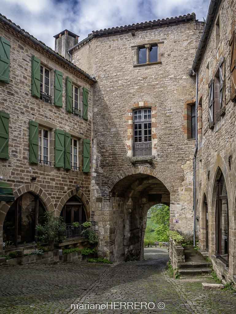 Cordes sur Ciel calles medievales ruta cátara