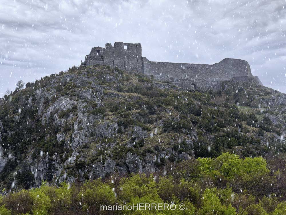 castillo de Montségur en la ruta cátara en Francia