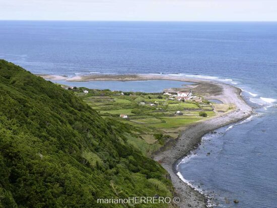 Qué ver y visitar en las Islas Azores. Portugal. Isla San Jorge. Lagoa da Fajã de Santo Cristo