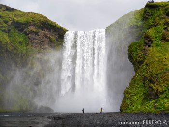 Qué ver y visitar en Islandia. Cascada de Skógafoss